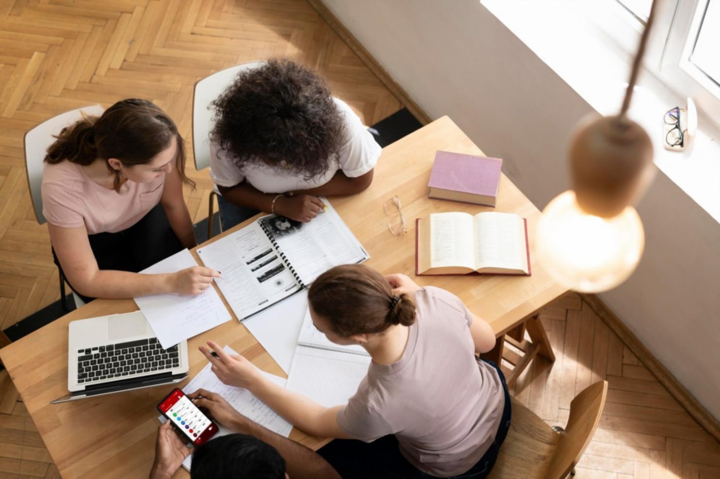 Proceso de evaluación personalizada para decisiones financieras
